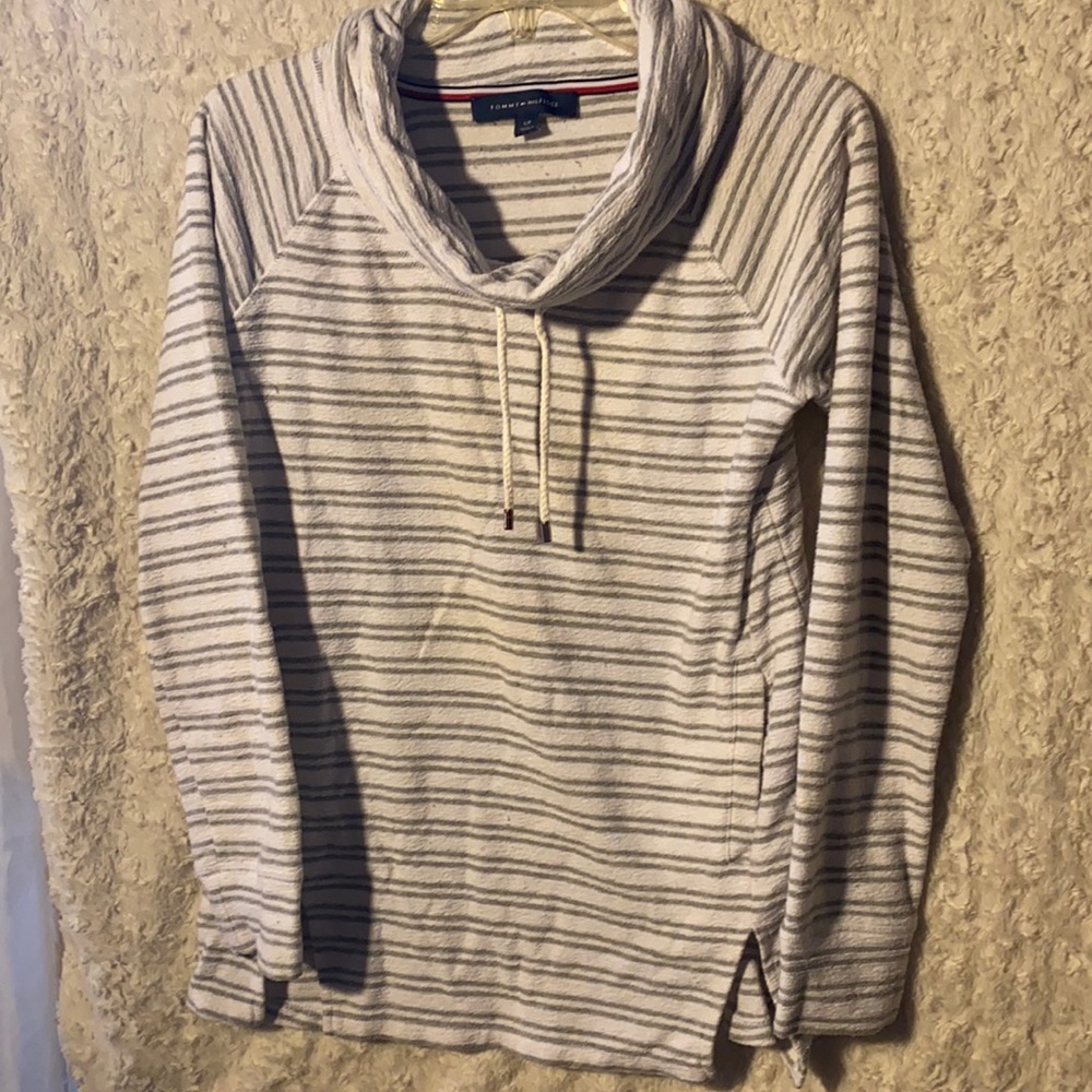 Tommy Hilfiger sweater